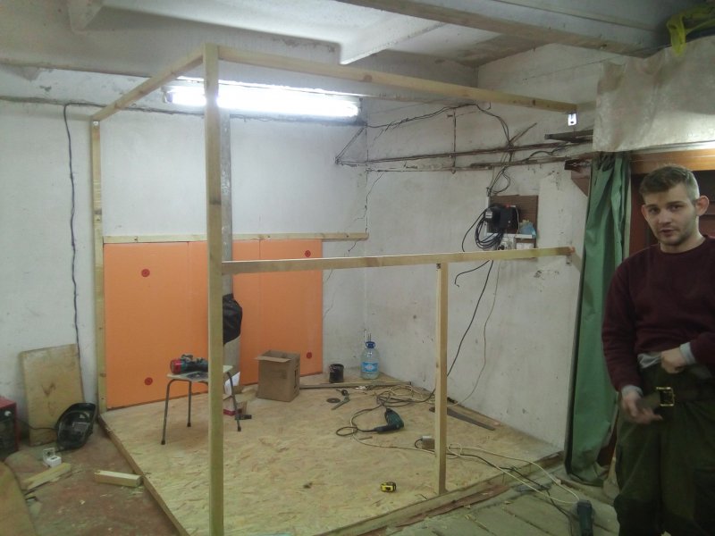 Комната отдыха в гараже