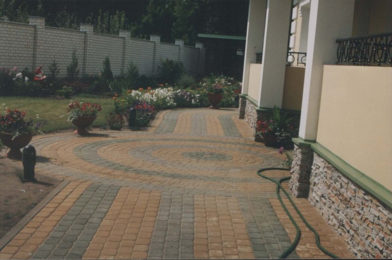 Укладка тротуарной плитки 40х40
