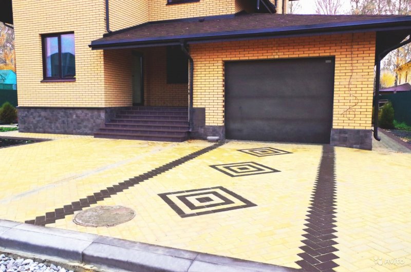 Плитка возле гаража