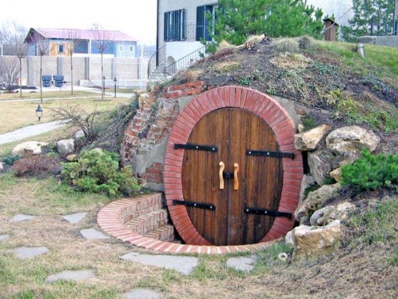Погреб на участке