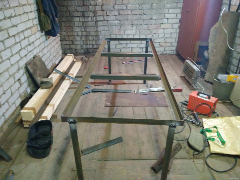 Верстак для гаража из металла