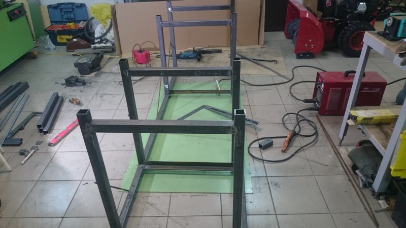 Стол в гараж из уголка