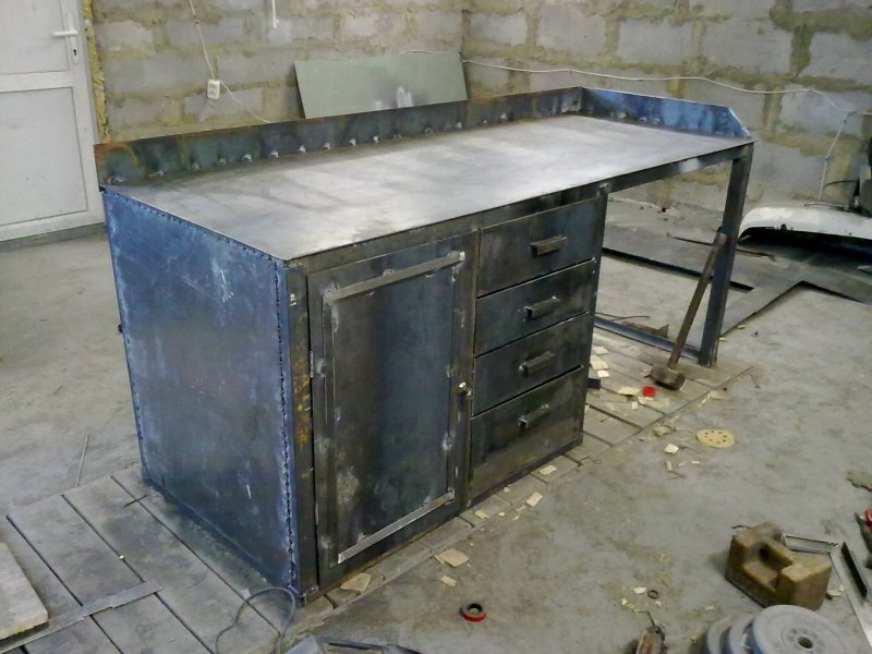 Слесарный стол для гаража