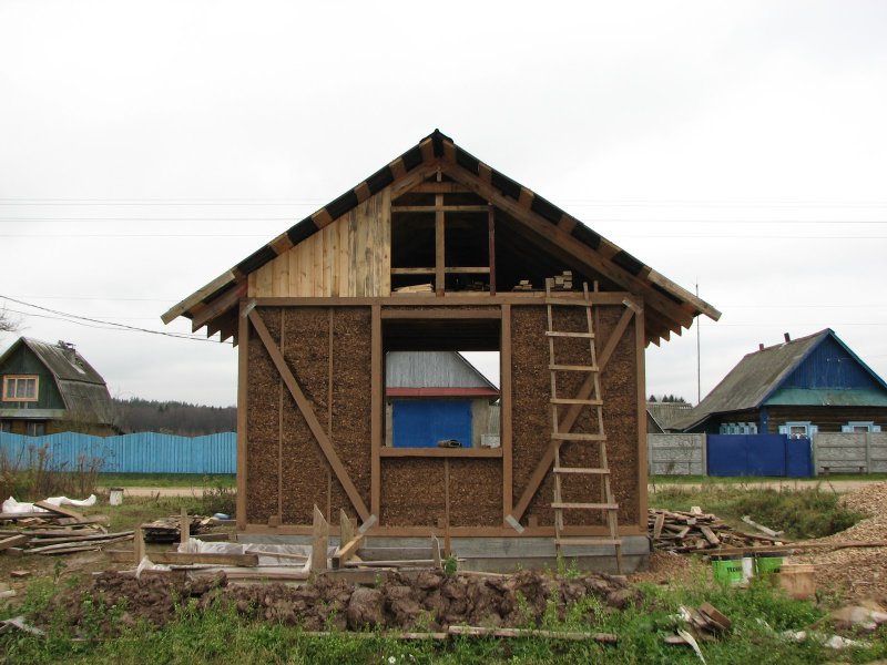 Фронтон с блоков в гараже