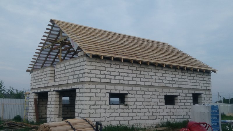 Фронтон крыши гаража