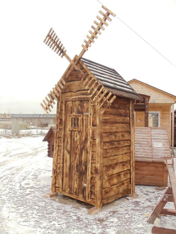 Туалет уличный деревянный