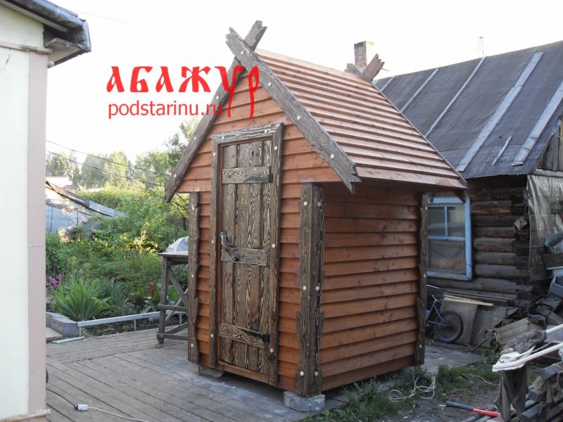Туалет на даче внутри