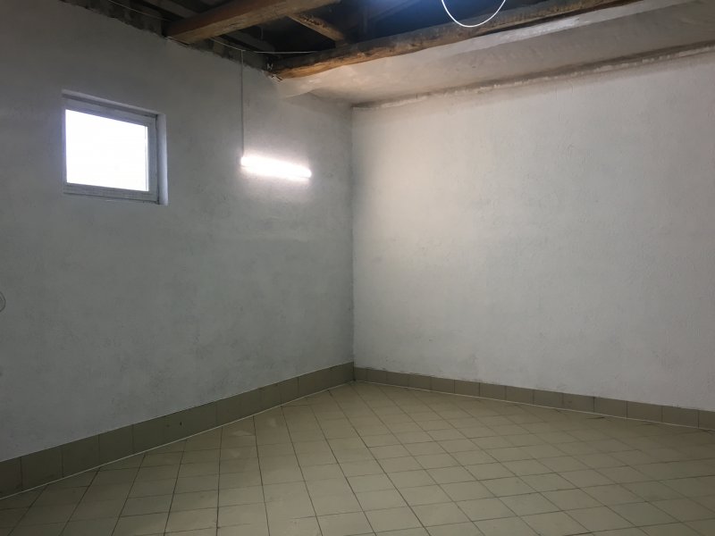Плитка в гараж на стены