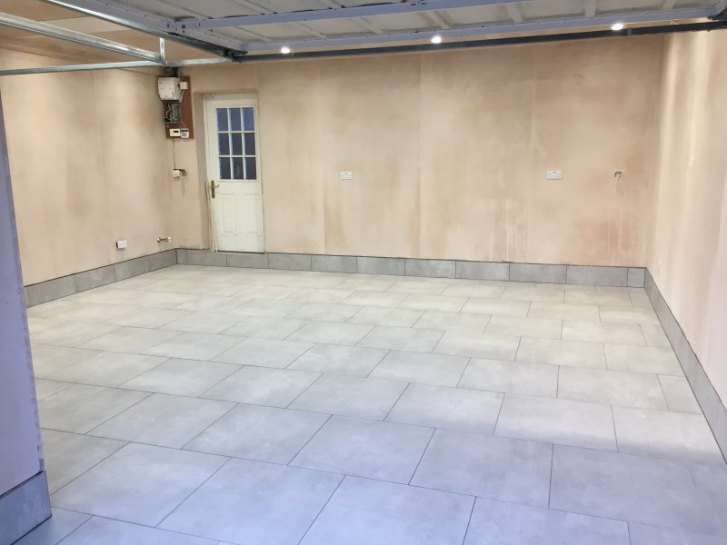 Керамогранит в гараже