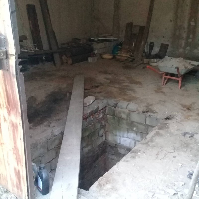 Погреб в гараже
