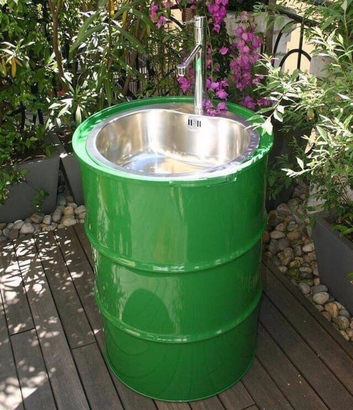 Уличный кран для воды на даче