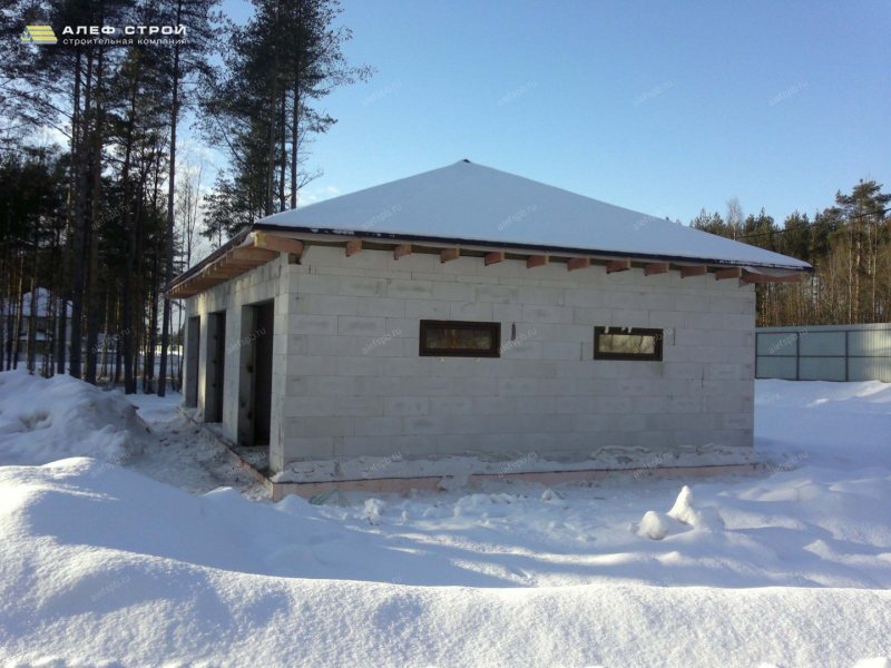 Барон из газобетона с гаражом