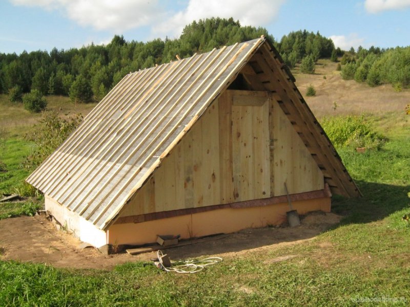 Сарай с погребом