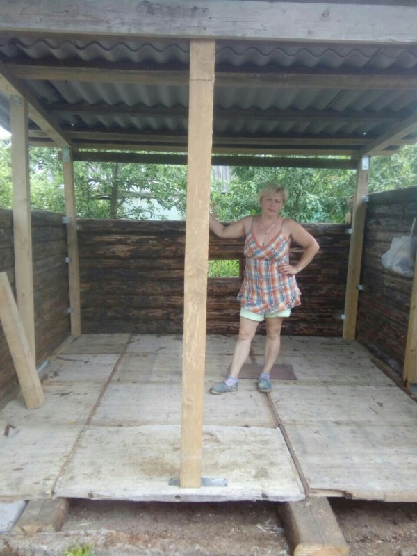 Каркас из шпал для сарая