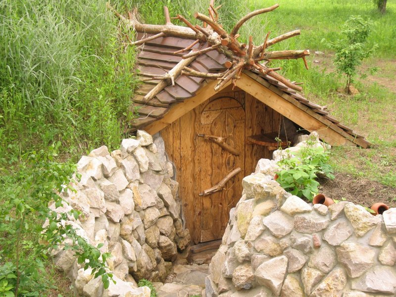 Погреб в гараже