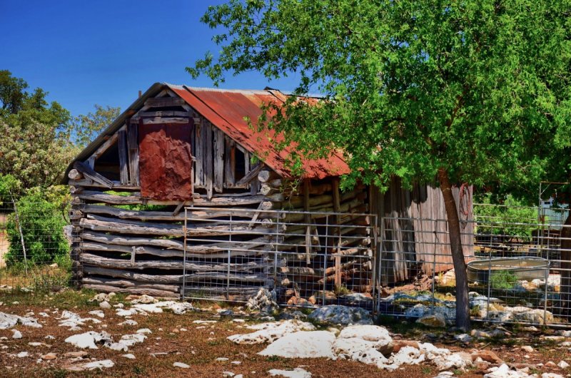 Сарай в деревне