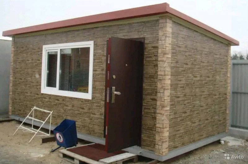 Сарай из профнастила под камень
