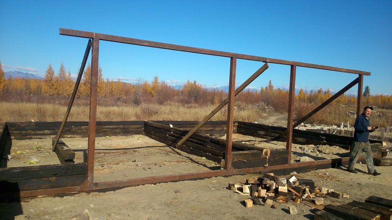 Сарай с каркасом из швеллера