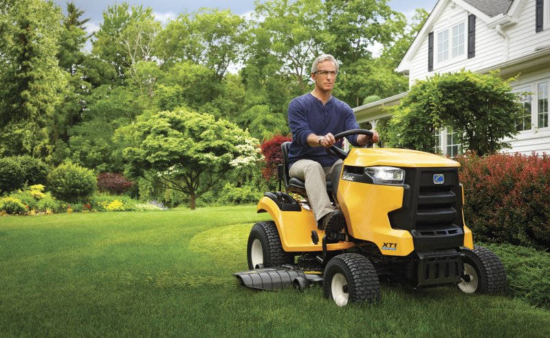 Садовый трактор Cub Cadet