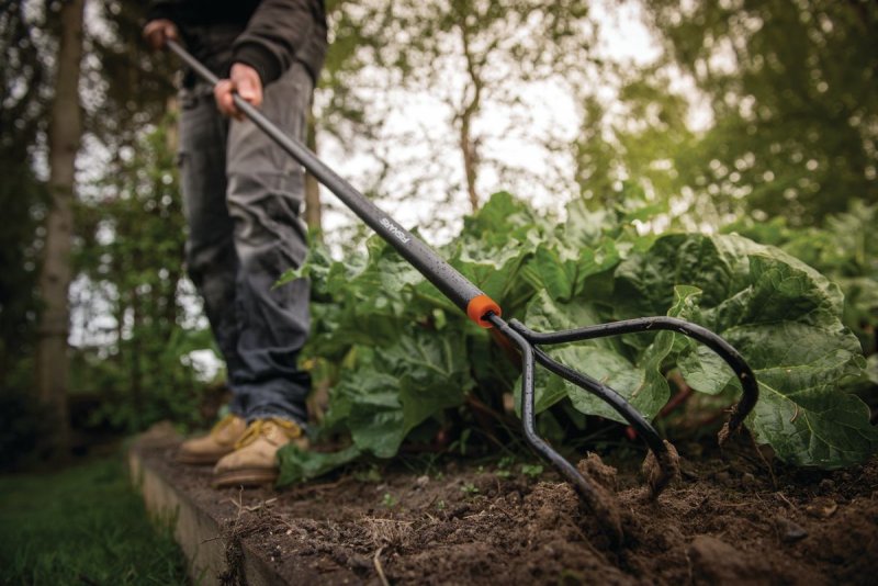 Культиватор fiskars solidtm