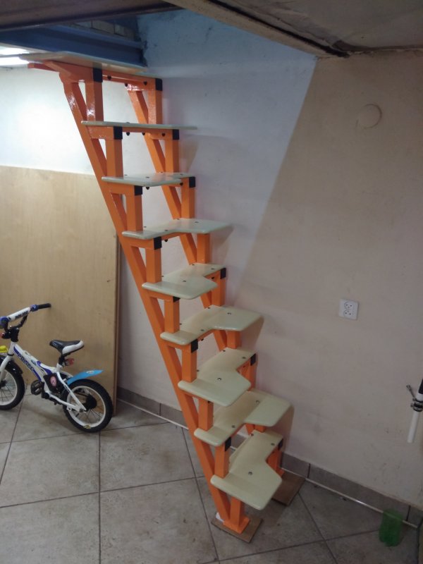 Ступеньки в гараж