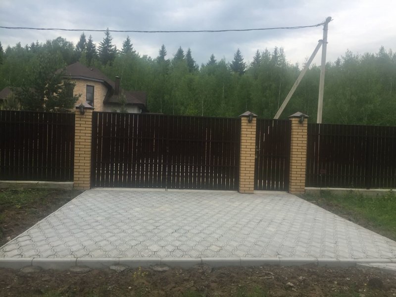 Заезд для машины на даче