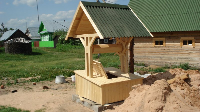 Домик для колодца