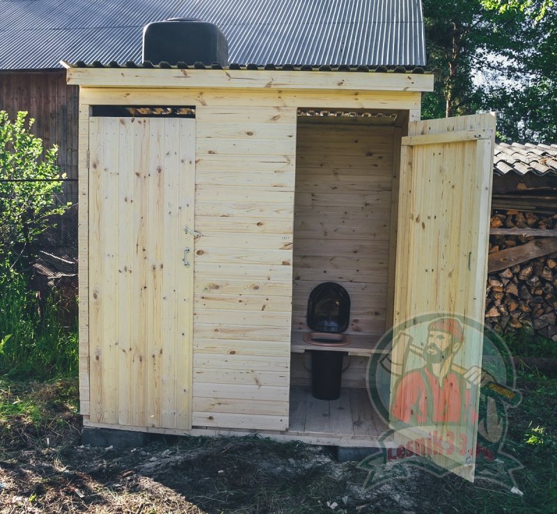 Туалет с кладовкой для дачи