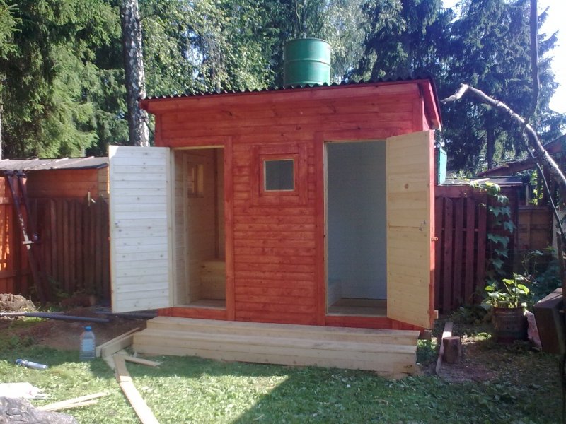 Туалет с душем для дачи из кирпича