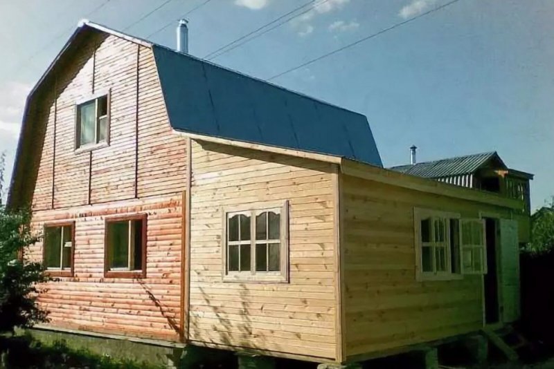 Пристройка к щитовому домику
