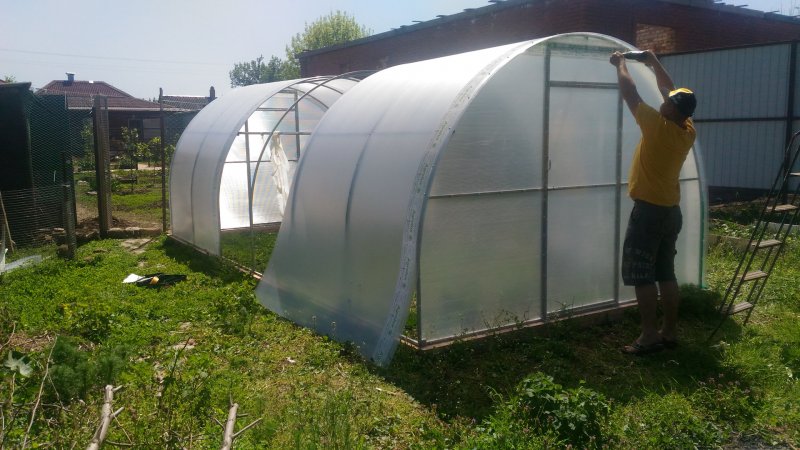 Теплица круглогодичная из поликарбоната