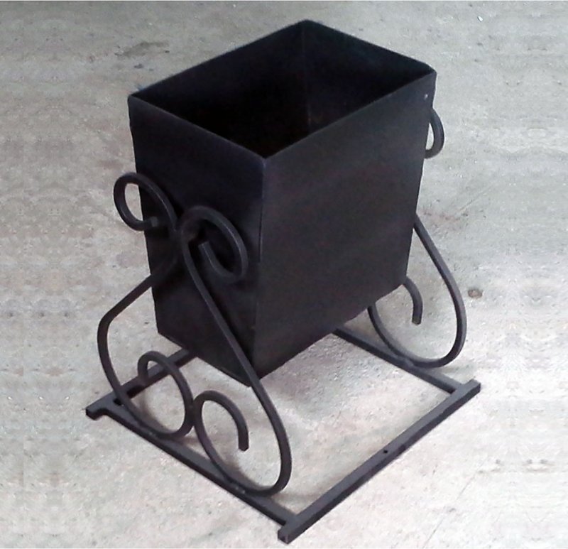 Урна уличная 450х450х600