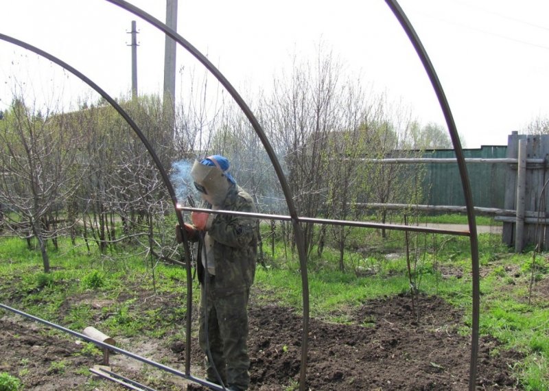 Сварщик теплиц
