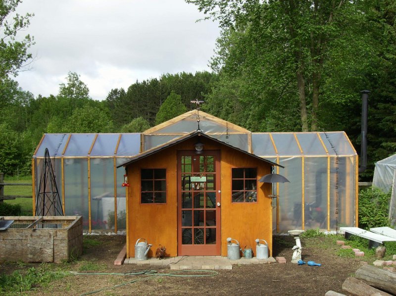 Парник с сараем
