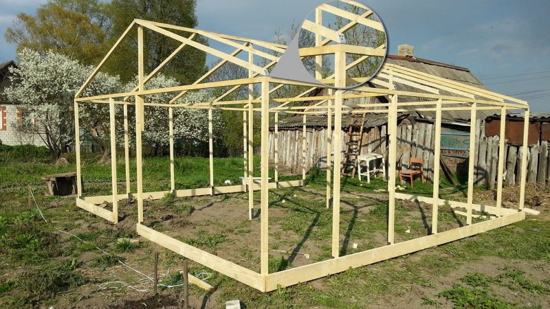 Каркасная теплица из дерева