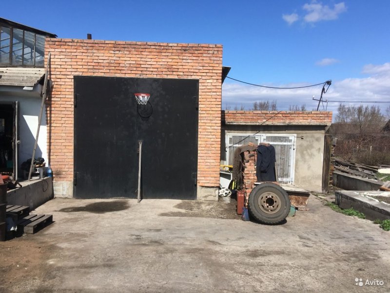 Гаражный бокс для грузовика
