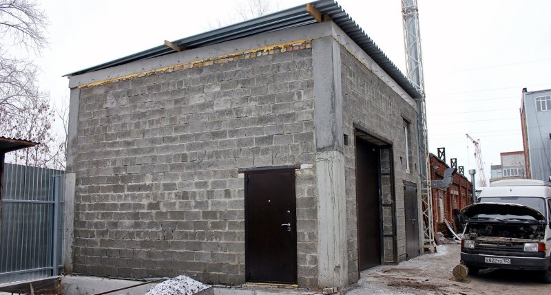 Гараж из керамзитных плит