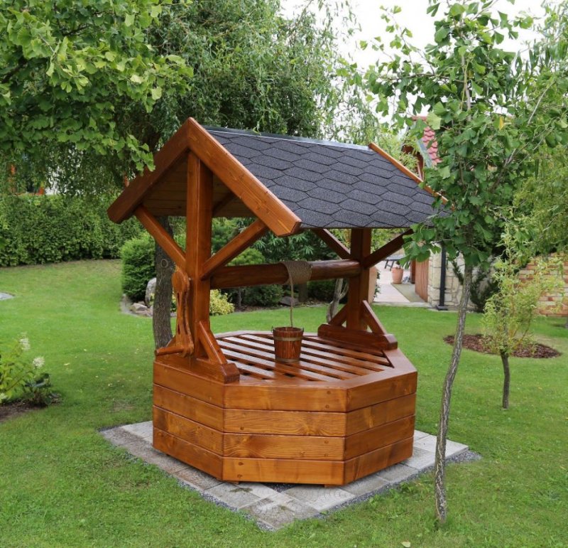 Красивые колодцы из дерева