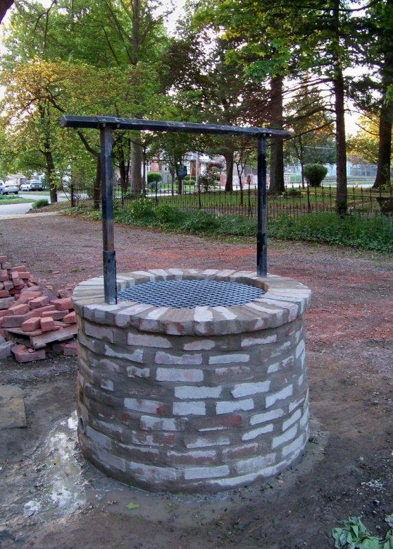 Колодец из камня