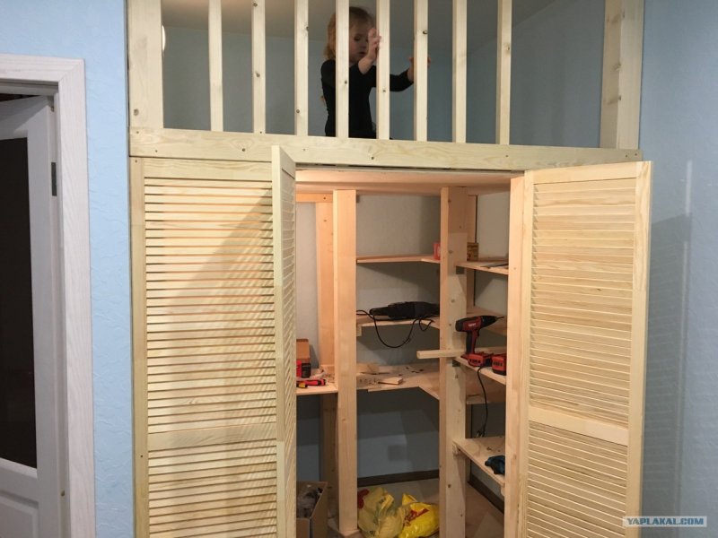 Самодельная дверца в шкаф