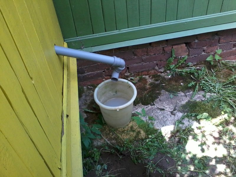 Отвод воды от умывальника на даче