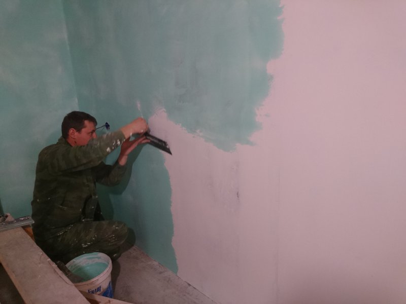 Оштукатуривание стен в гараже