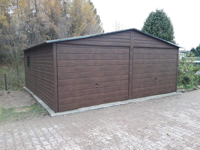 Сарай из старого металлического гаража