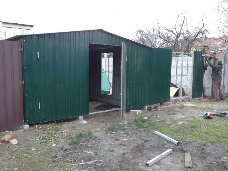 Гараж с профлиста