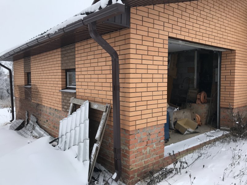 Гаражи обшитые сайдингом под красный кирпич
