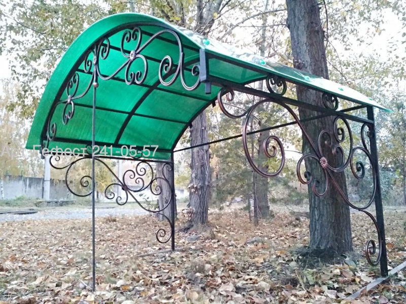 Козырек для колодца из поликарбоната
