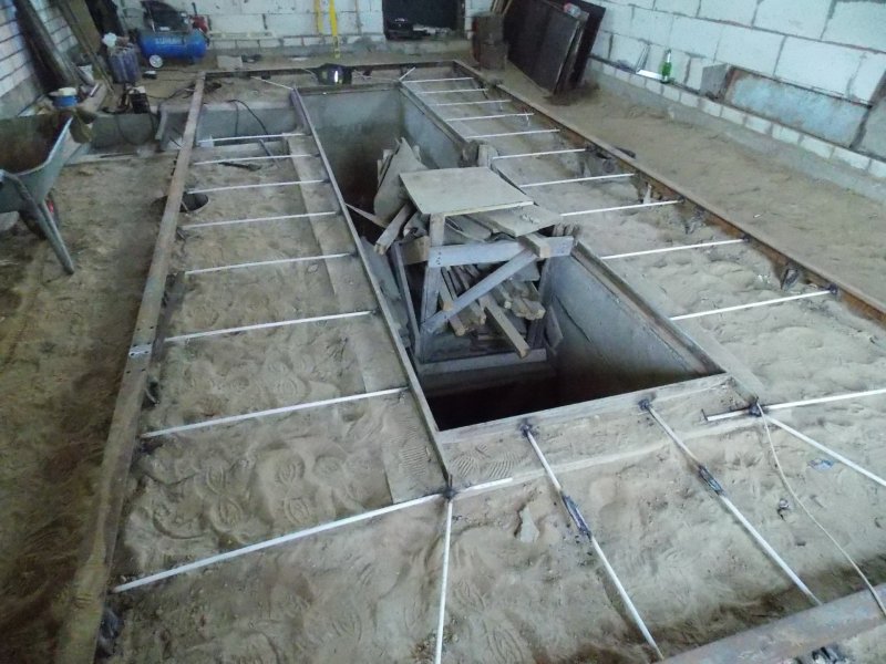 Бетонирование смотровой ямы в гараже