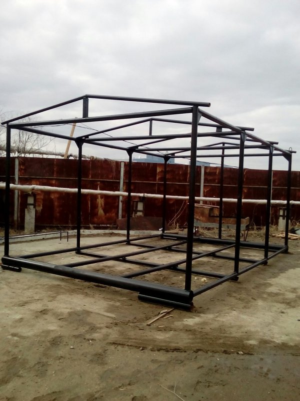 Гараж из металлокаркаса