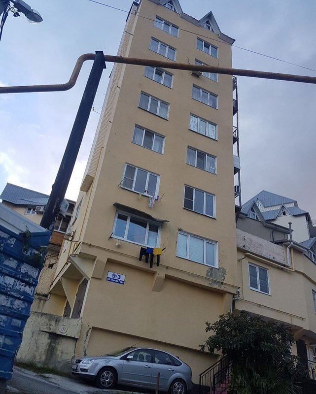 Восьмиэтажный гараж в Сочи