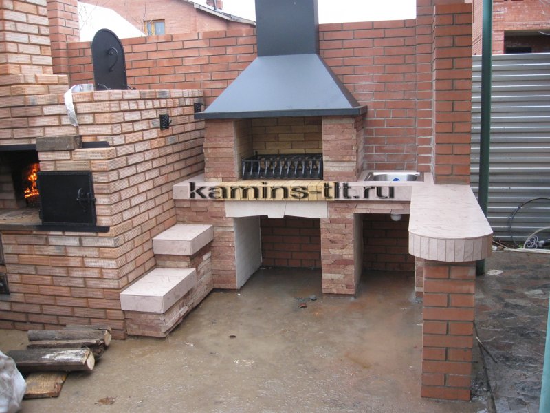 Кирпичный мангал с вытяжкой